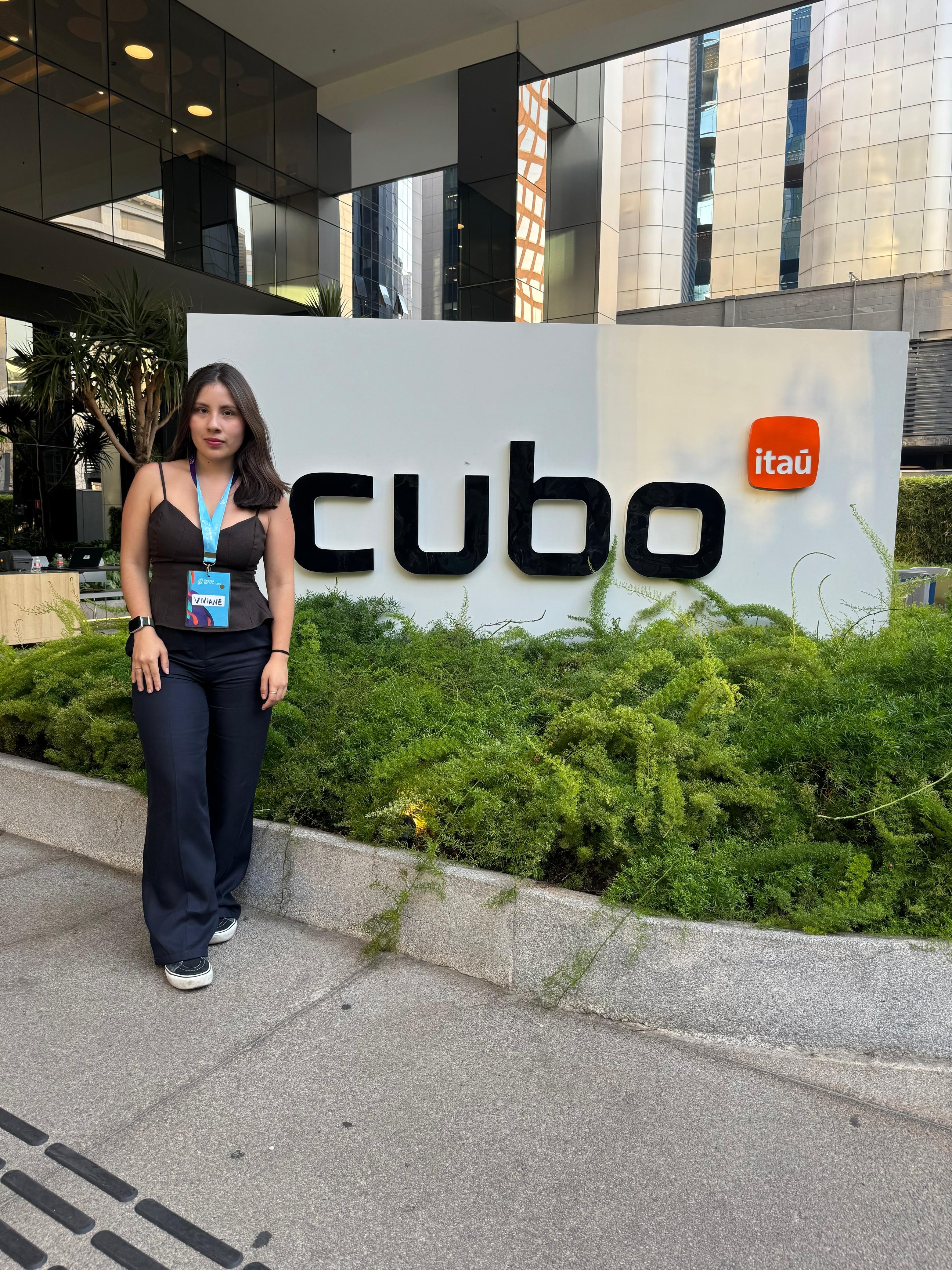 Viviane no Itaú Cubo